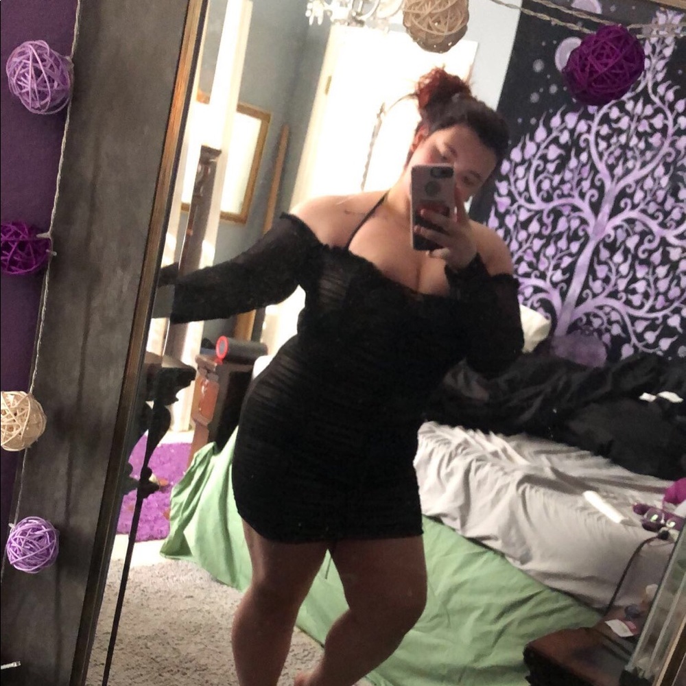 Maura mesh fashion nova dress - Picture 3 of 5